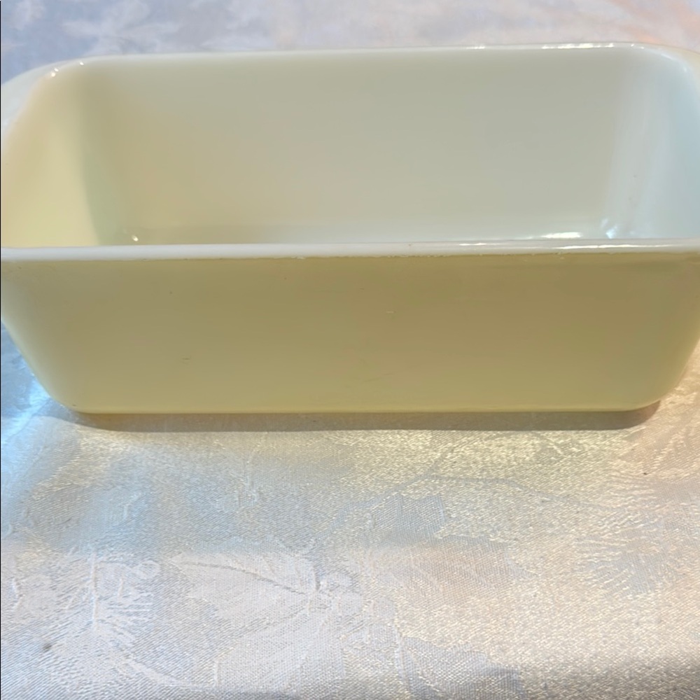 Pyrex Yellow Loaf Pan - Picture 3 of 8